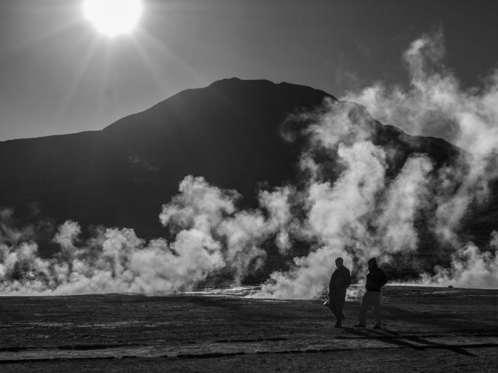 Amanecer en el Geysers del Tatio, San Pedro de Atacama (Chile), realizada por el fotógrafo Pepcandela