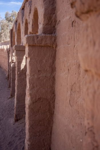 Pared de adobe en San Pedro de Atacama (Chile), realizada por el fotógrafo Pepcandela
